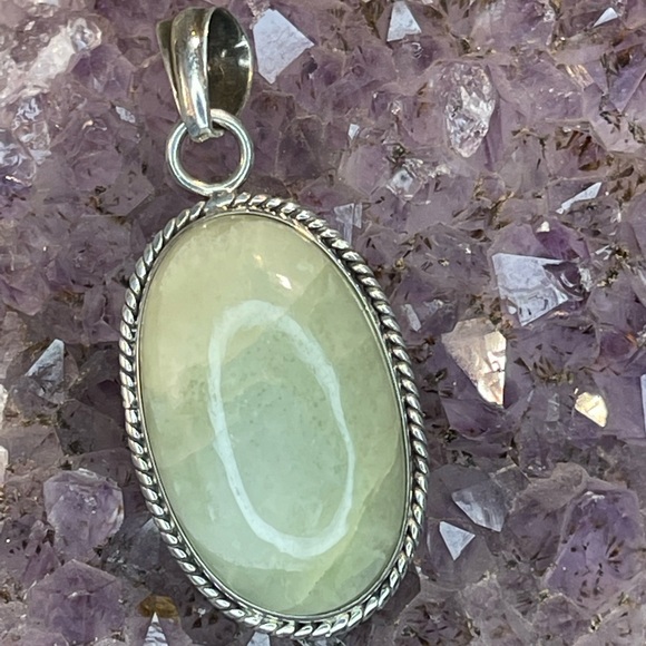Aventurine Pendant in Sterling Silver - Picture 2 of 2